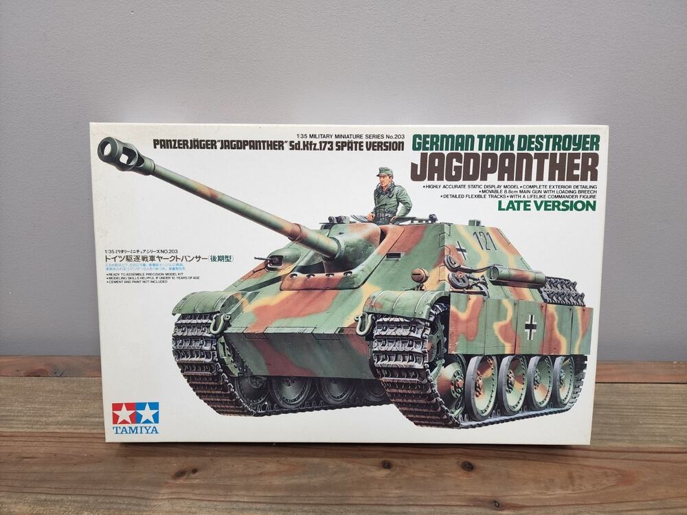 Tamiya 1:35 - German Tank Destroyer Jagdpanther Late Version - 35203